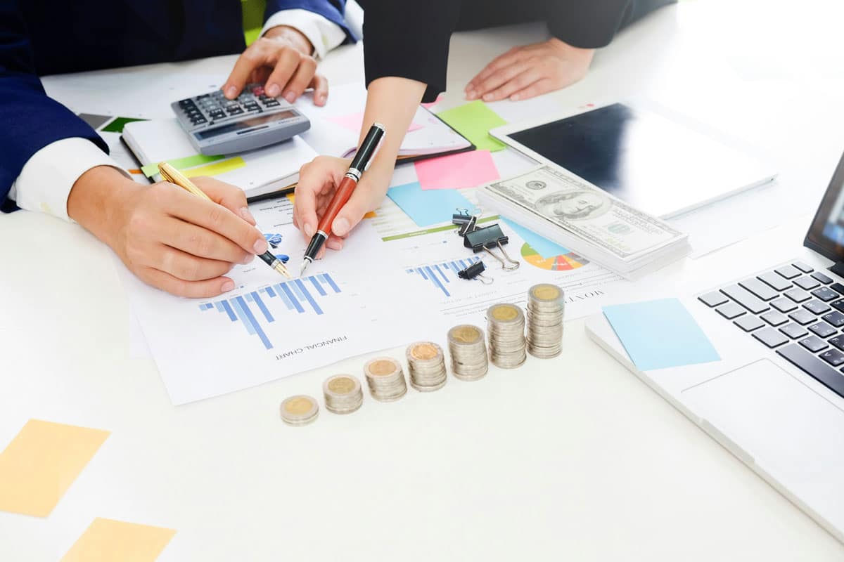 Especialistas en el servicio de gestión de riesgos corporativos aplicándolo en empresa